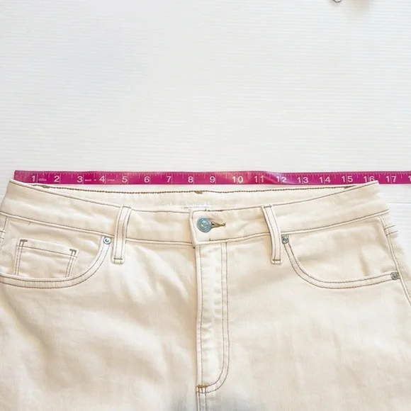 High Rise Wide Leg Cropped Cream Jeans  - Chico's (10/1.5 - Picture 10 of 15